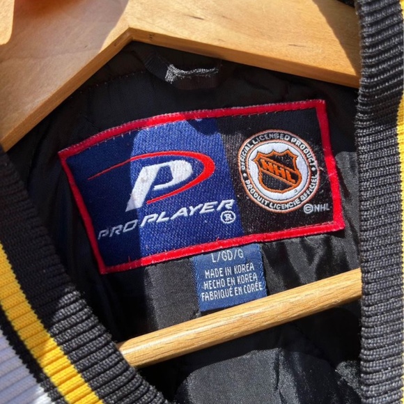 Men’s size Large Boston Bruins Coat - Picture 3 of 4